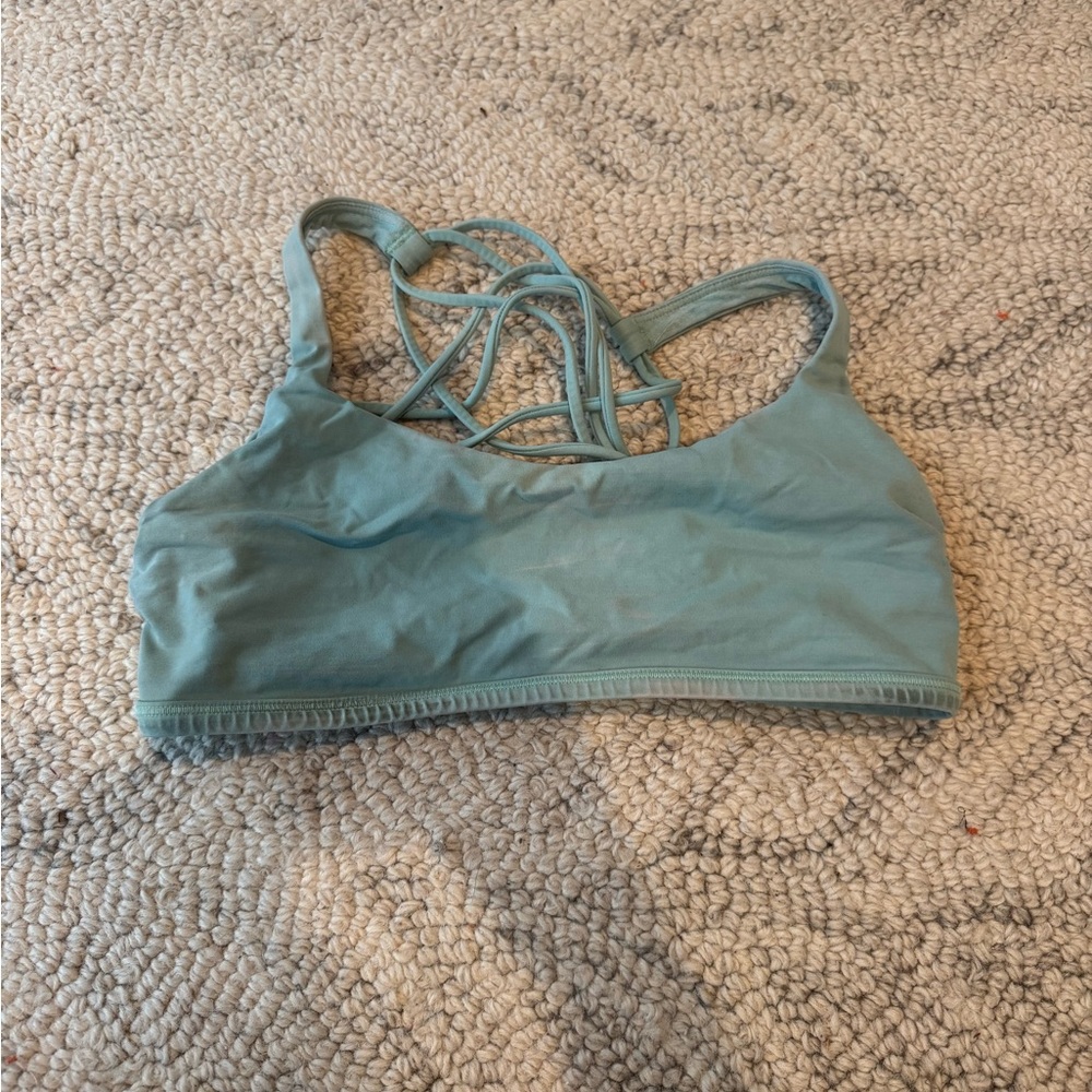 Lululemon free to be bra